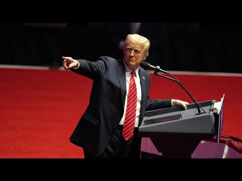 Trump takes stage to sign executive orders at Capitol One Arena