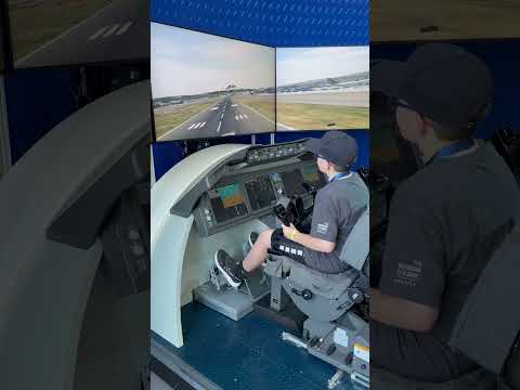 Me landing in a 787 sim at EAA